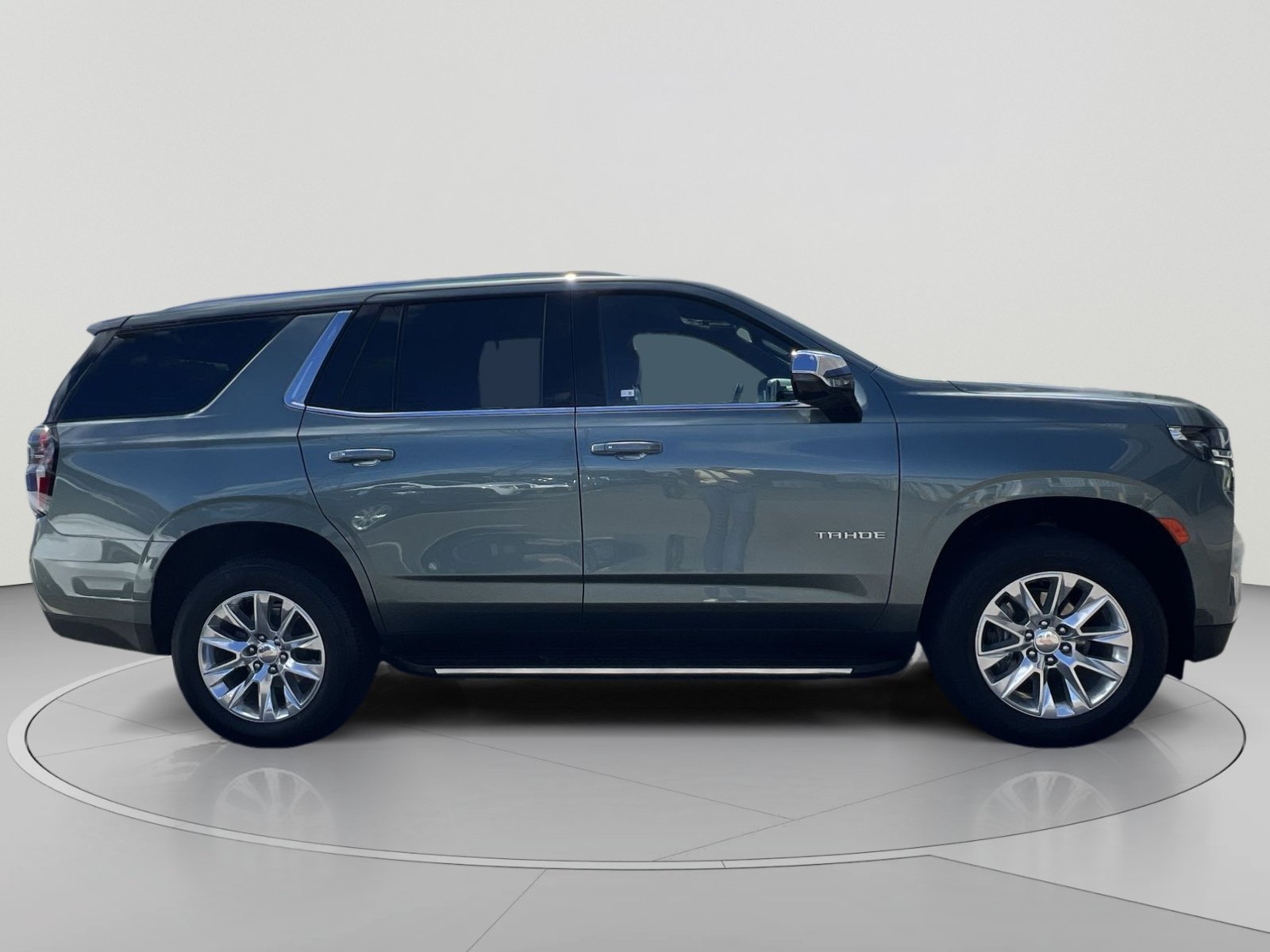 Used 2024 Chevrolet Tahoe Premier AWD/4WD image 6