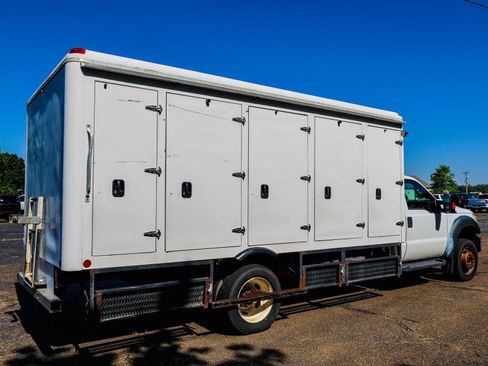 Used 2015 Ford F550 2WD Regular Cab Super Duty image 7