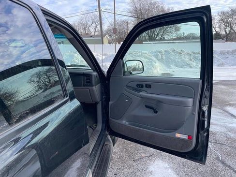 Used 2004 GMC Yukon XL SLT w/ Preferred Equipment Group image 31