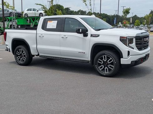 Used 2024 GMC Sierra 1500 AT4 w/ AT4 Premium Package AWD/4WD image 2