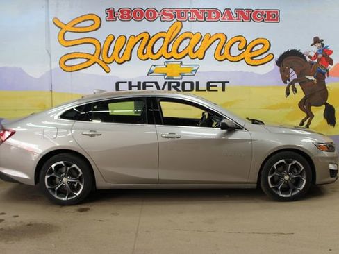 Used 2022 Chevrolet Malibu LT image 1