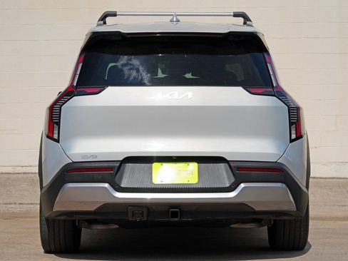 Used 2024 Kia EV9 Wind AWD/4WD image 10