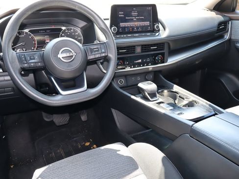 Used 2023 Nissan Rogue SV FWD image 4
