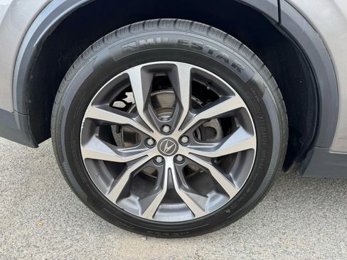 Used 2023 Acura MDX SH-AWD w/Technology Pkg Sport image 11