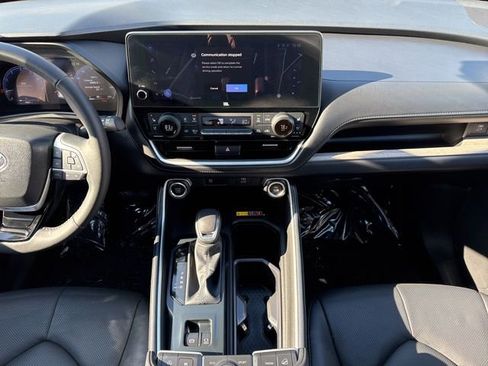 Used 2025 Toyota Grand Highlander Limited image 20