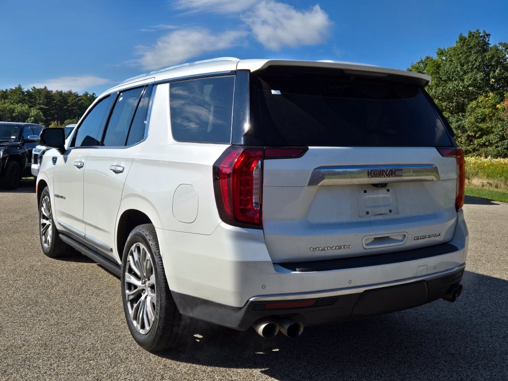 Used 2021 GMC Yukon Denali w/ Denali Ultimate Package AWD/4WD image 3