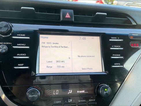 Used 2019 Toyota Camry SE FWD image 31