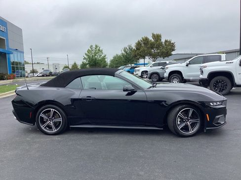 Used 2024 Ford Mustang Premium image 11