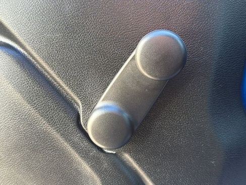 Used 2020 Jeep Gladiator Sport image 18