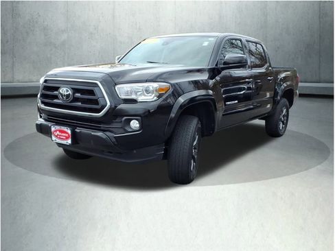Certified 2023 Toyota Tacoma SR5 image 3
