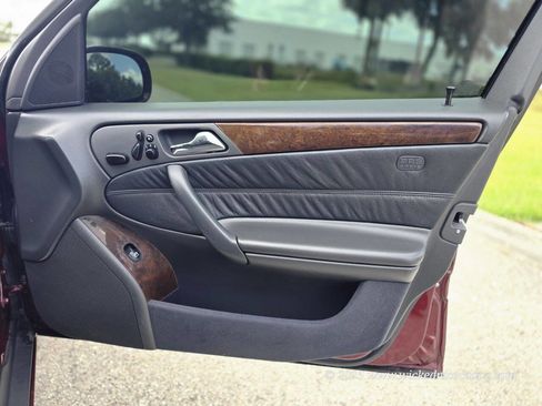 Used 2003 Mercedes-Benz C 320 4MATIC Sedan image 19