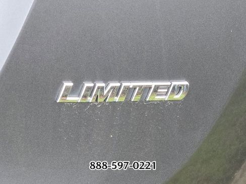 Used 2018 Toyota RAV4 Limited FWD image 6