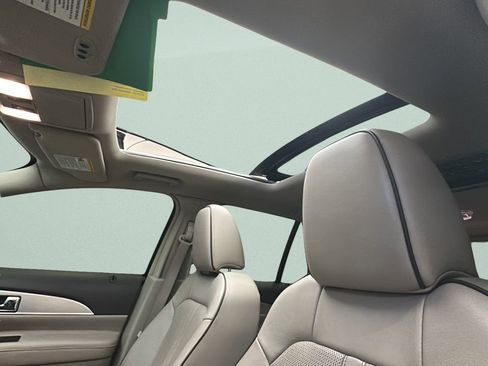 Used 2012 Lincoln MKX AWD image 11