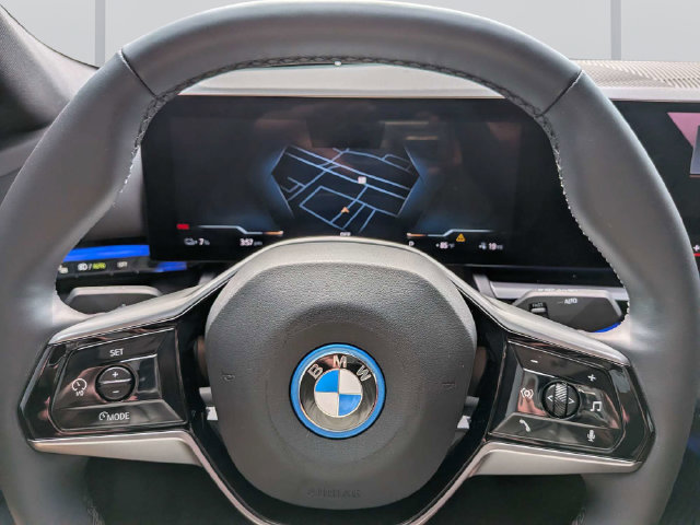 Used 2024 BMW i5 eDrive40i w/ M Sport Package RWD image 33