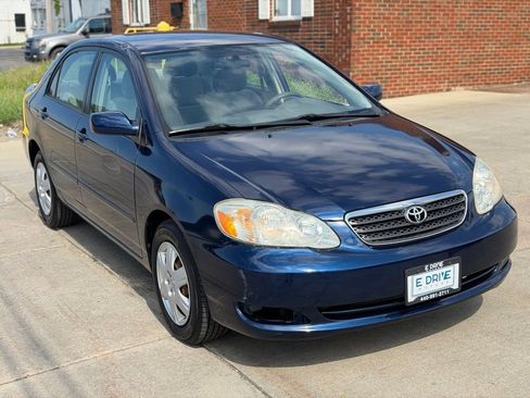 Used 2005 Toyota Corolla CE FWD image 3