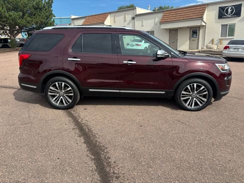 Used 2018 Ford Explorer Platinum image 8