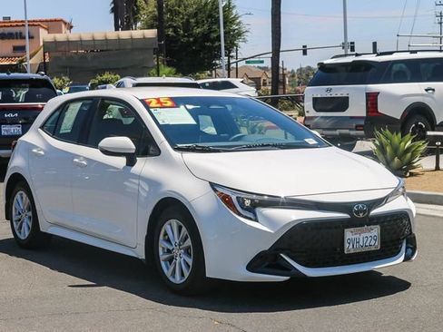 Used 2025 Toyota Corolla SE w/ SE Package FWD image 3