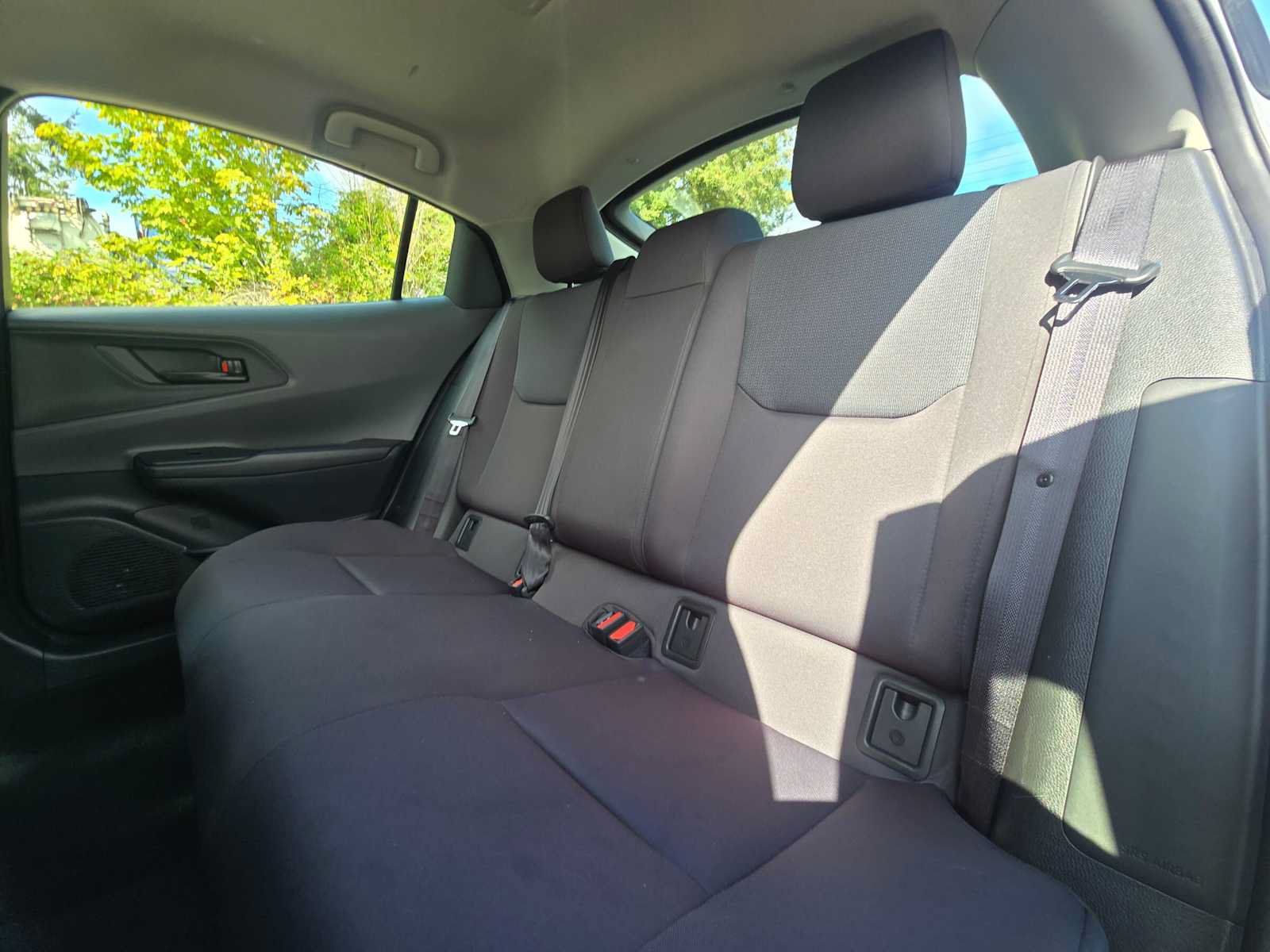 Certified 2025 Toyota Prius LE FWD image 17