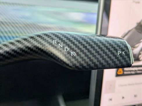 Used 2021 Tesla Model Y 2WD image 12