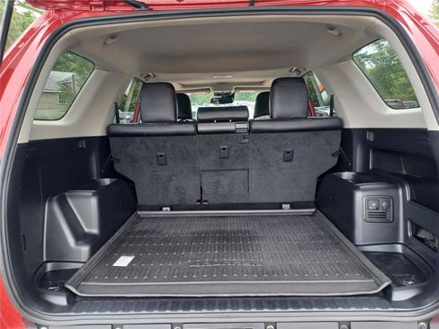 Used 2024 Toyota 4Runner TRD Off-Road Premium image 32