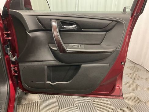 Used 2017 Chevrolet Traverse Premier image 29