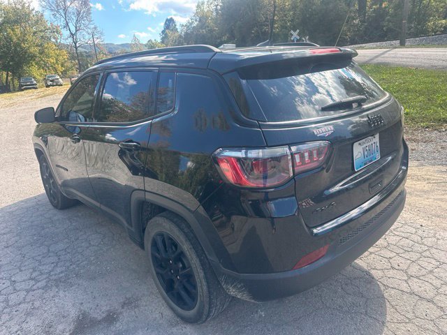 Used 2022 Jeep Compass Latitude w/ Convenience Group AWD/4WD image 5