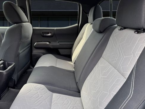 Used 2022 Toyota Tacoma TRD Off-Road w/ Black Out Package (TMS) image 13