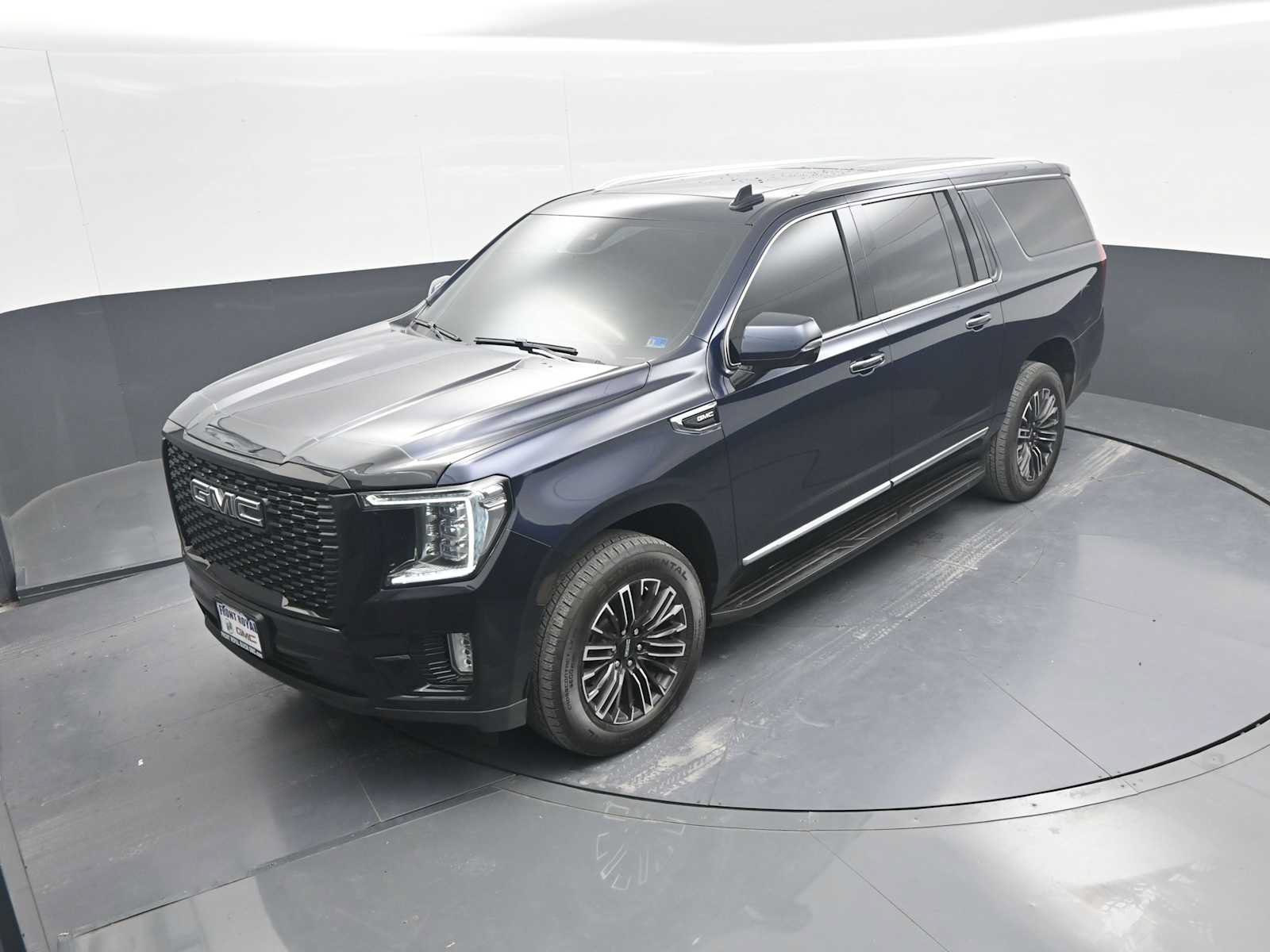 Used 2024 GMC Yukon XL SLT w/ SLT Luxury Package AWD/4WD image 41