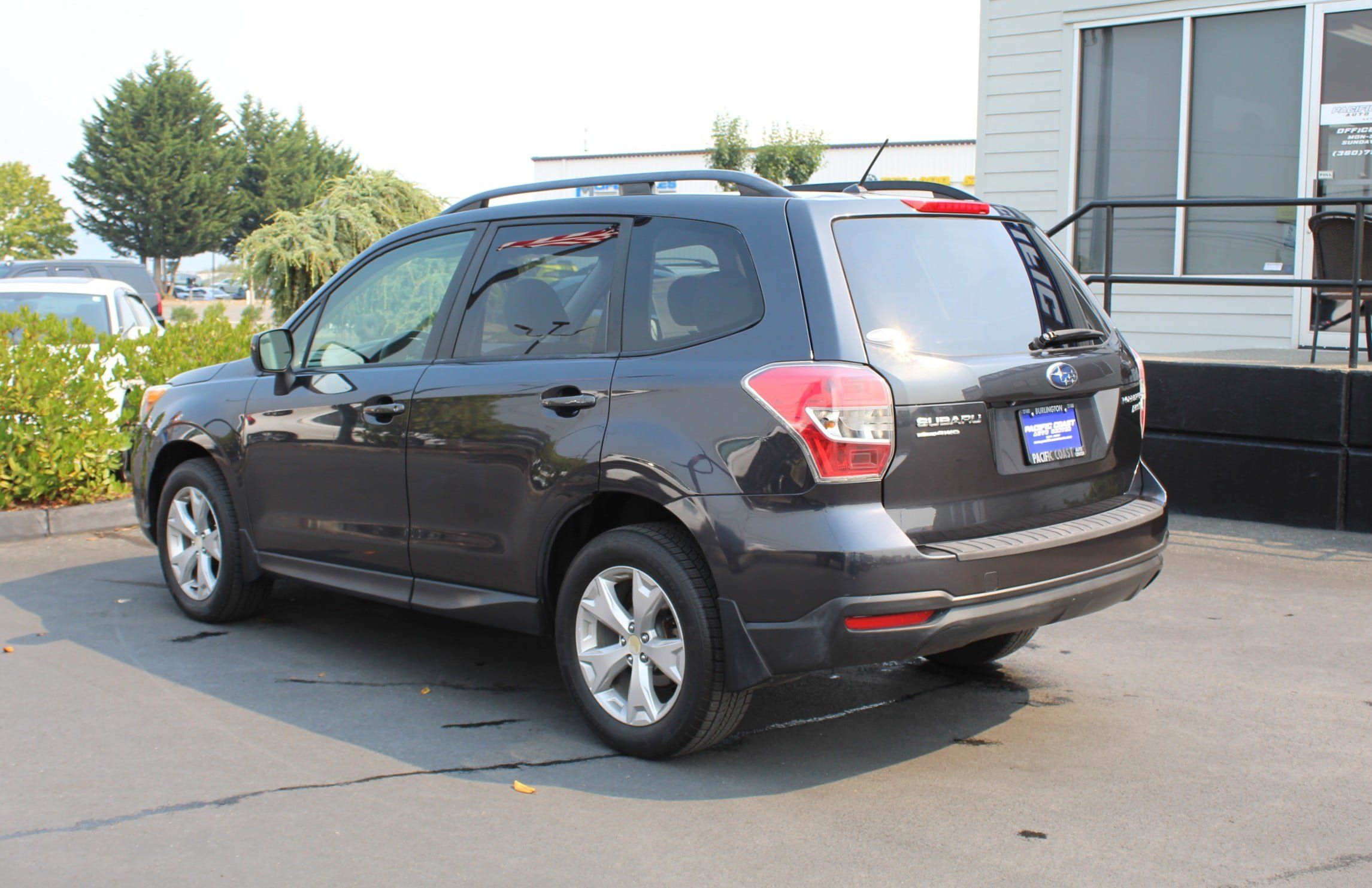Used 2014 Subaru Forester 2.5i Premium w/ All-Weather Package AWD/4WD image 4