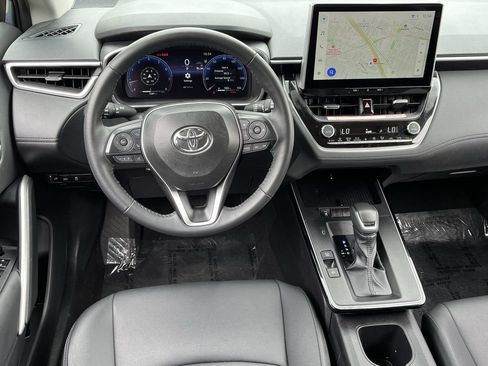 Used 2026 Toyota Corolla Cross XLE w/ Convenience Package FWD image 10