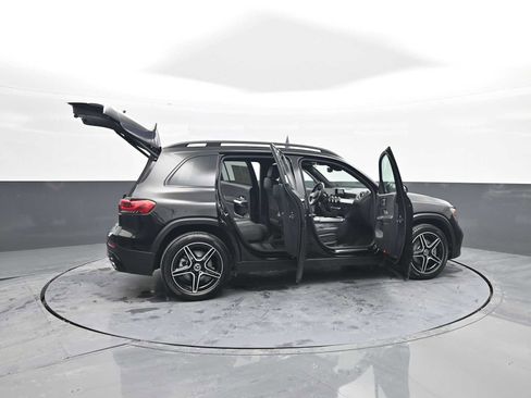 Used 2022 Mercedes-Benz GLB 250 4MATIC image 44