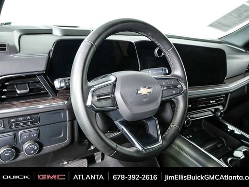 Used 2025 Chevrolet Tahoe LT RWD image 4