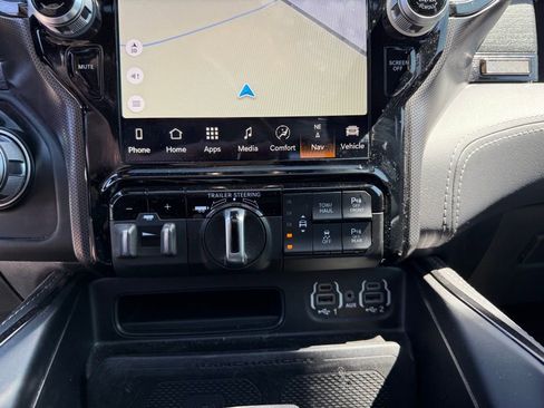 Used 2022 RAM 1500 Limited image 16