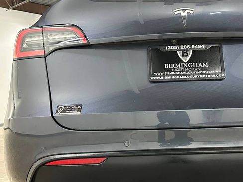 Used 2021 Tesla Model Y Long Range image 16