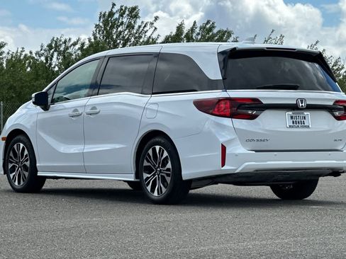New 2026 Honda Odyssey Elite image 5