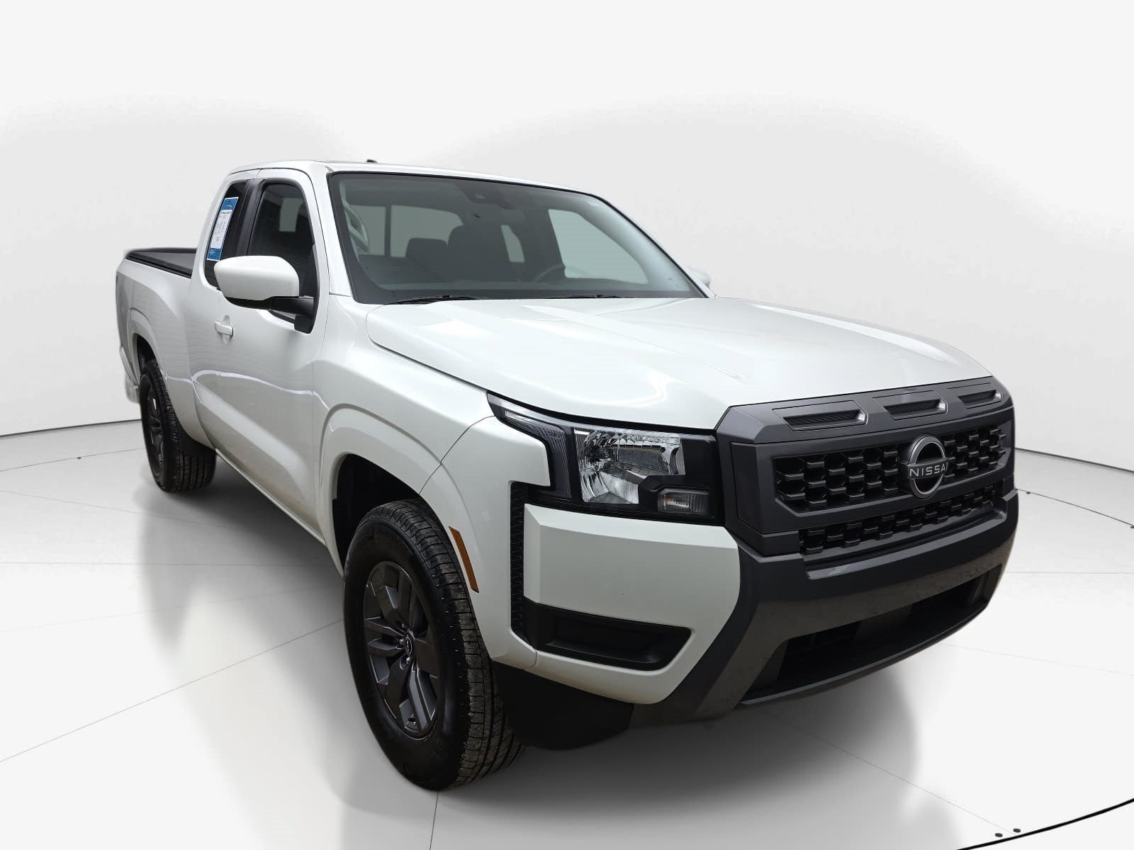 Used 2025 Nissan Frontier SV RWD image 2