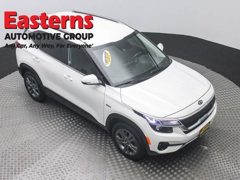Used 2021 Kia Seltos S AWD/4WD image 3