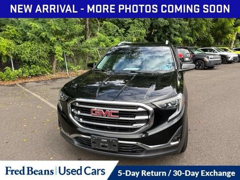 Used 2018 GMC Terrain SLT w/ Preferred Package FWD image 2
