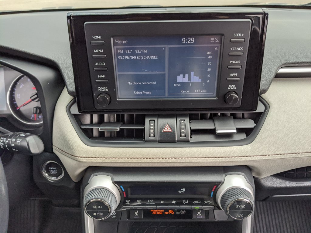 Used 2019 Toyota RAV4 XLE Premium w/ Cold Weather Package AWD/4WD image 8