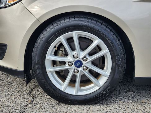 Used 2018 Ford Focus SE image 7