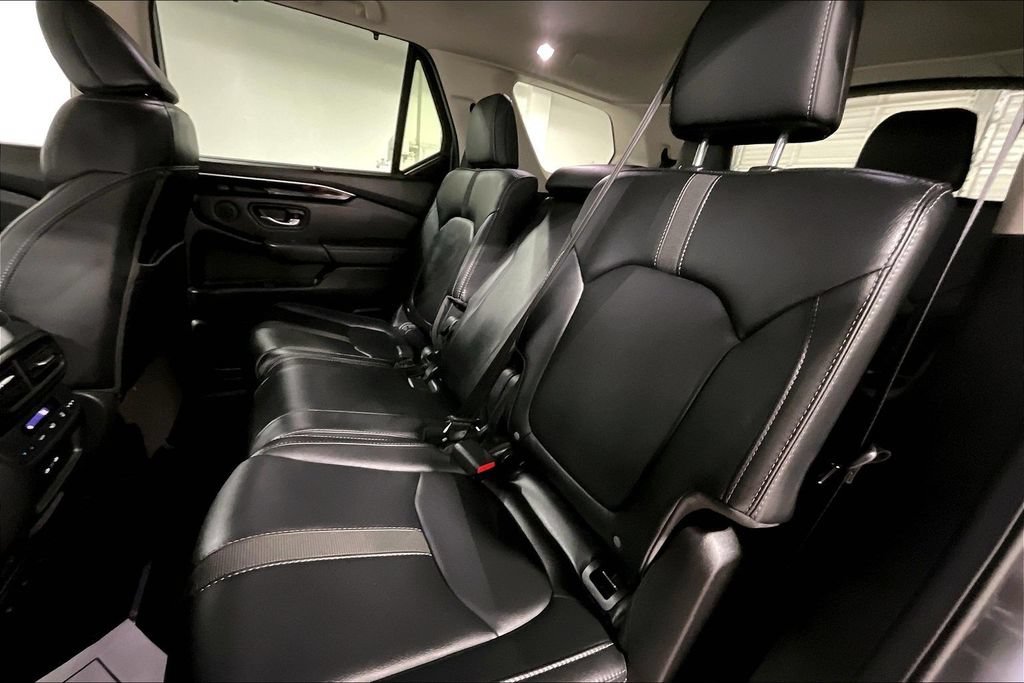 Used 2025 Honda Pilot Touring image 33