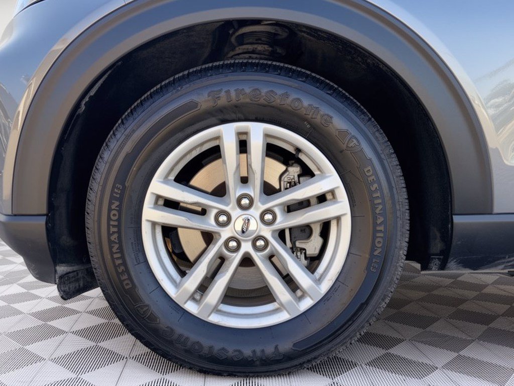 Used 2024 Ford Explorer XLT RWD image 13