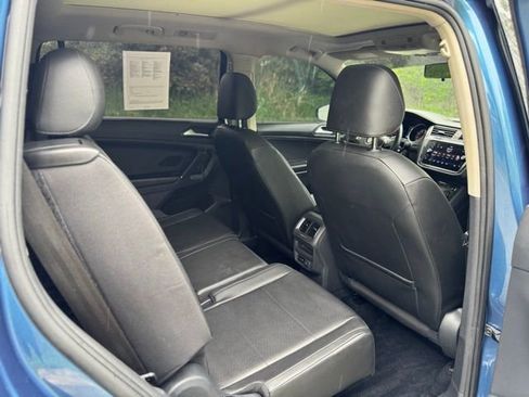 Used 2018 Volkswagen Tiguan SEL FWD image 16