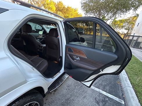 Used 2023 Mercedes-Benz GLE 450 4MATIC w/ AMG Line Exterior image 32