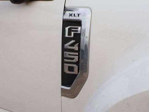 Used 2022 Ford F450 XLT w/ XLT Premium Package image 9