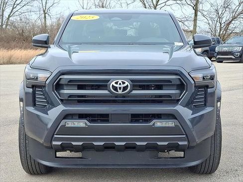 Used 2025 Toyota Tacoma SR5 image 29
