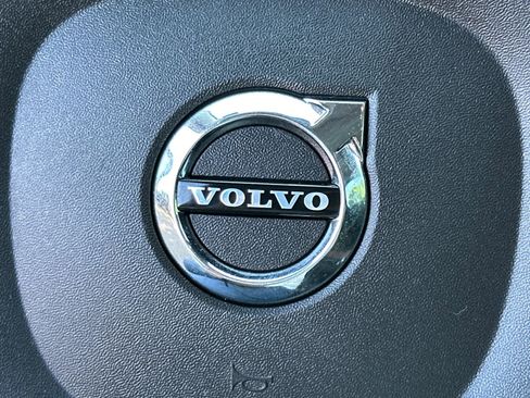 Used 2019 Volvo S60 T5 Momentum w/ Multimedia Package image 25