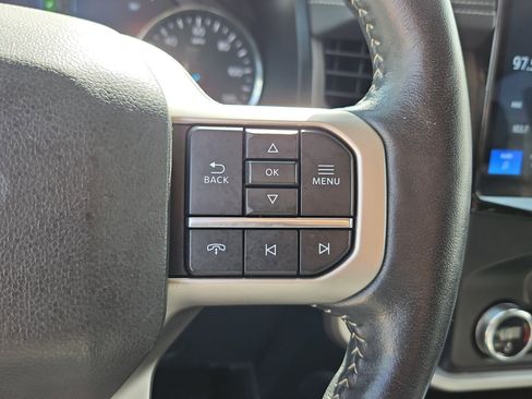 Used 2022 Ford Expedition XLT image 18