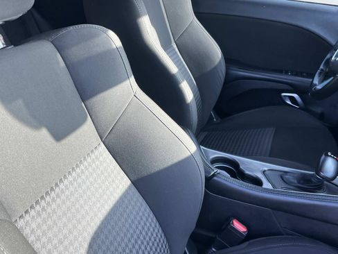 Used 2022 Dodge Challenger GT RWD image 19