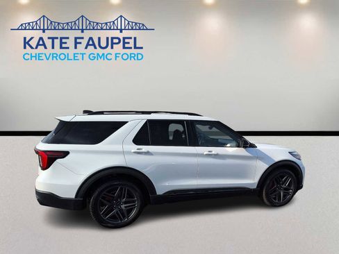 Used 2025 Ford Explorer ST image 8